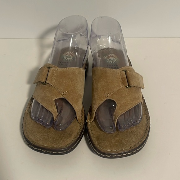 Earth Shoe Lee Leather Sandal Women’s Size 7 Tan Slip On Thong Comfort Hook Loop - Picture 1 of 8